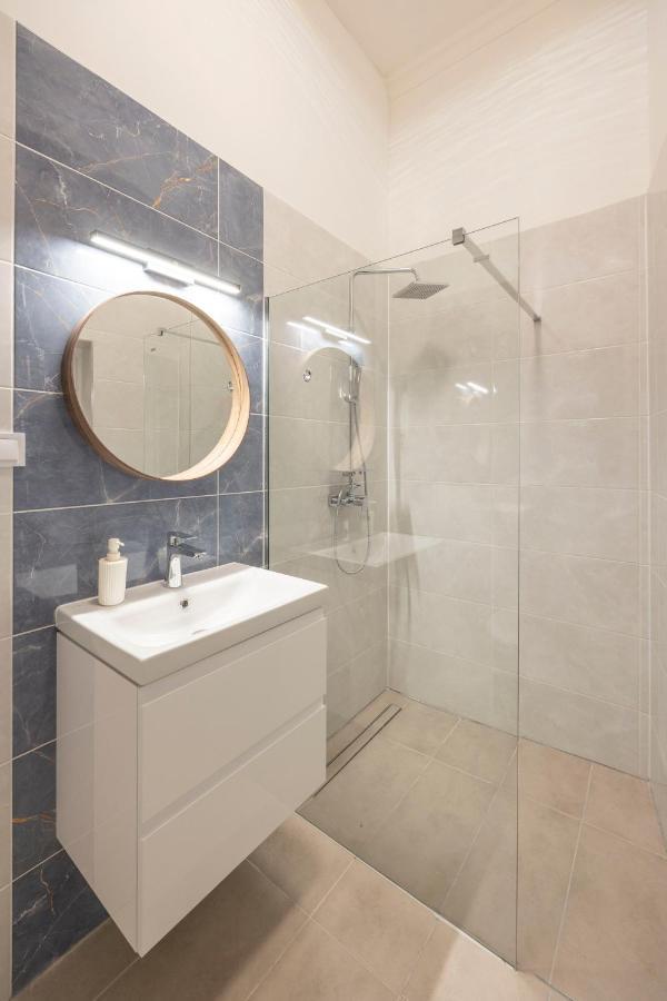 Luxurious Central Grand Home W/ 3Bedrm 2Bathrm 布达佩斯 外观 照片